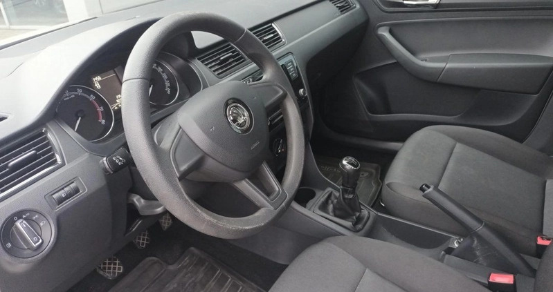 Skoda RAPID cena 38000 przebieg: 79998, rok produkcji 2018 z Białogard małe 154
